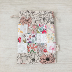 パッチワーク　ミニ巾着袋　flower patchwork 2枚目の画像