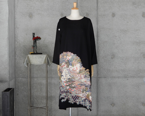 c*読様 着物　留袖　リメイク　ロングワンピース　ポンチョ風ストール　ロングリボ と*き様 着物 黒留袖 リメイク ロングワンピース ポンチョ風ストール