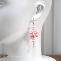 [訂做] 梭織小花水滴耳環&lt;櫻花&gt; 第3張的照片