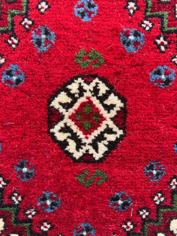 ヤラメ絨毯【40×40】No.13　トライバルラグ・民族系・部族・チェアマット・ベンチ 4枚目の画像
