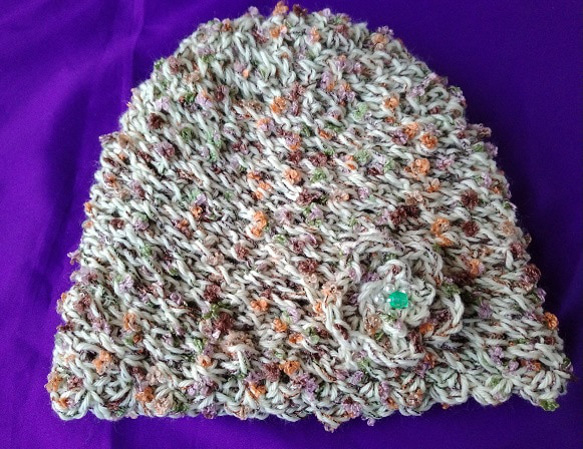 引き上げ編みで編んだ、トルネード風帽子。花モチーフ付き～～！ 13枚目の画像