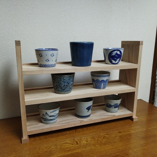 蕎麦猪口棚:お気に入りの蕎麦猪口を杉無垢材の和趣棚に 蕎麦猪口棚:お気に入りの蕎麦猪口を杉無垢材の和趣棚に