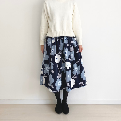 ♦︎掲載特集♦︎北欧フラワー コーデュロイギャザースカート ネイビー