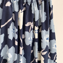 ♦︎掲載特集♦︎北欧フラワー　コーデュロイギャザースカート   ネイビーブルー 3枚目の画像