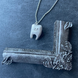陶土ネックレス　『歯に宿ったモノ』 1枚目の画像