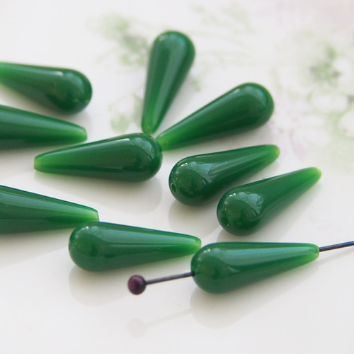 4個】ヴィンテージ 西ドイツ グリーン ドロップ ビーズ 20x7mm