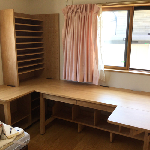 おすすめワークテーブル ソーイング作業台 裁縫/糸巻き 裁縫収納箱