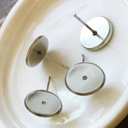 10個セット（5ペア）ミール皿付ピアス金具 キャッチ付き シルバー直径10ｍｍ/型番4（10個） 2枚目の画像
