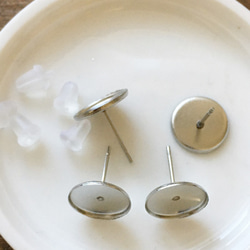 10個セット（5ペア）ミール皿付ピアス金具 キャッチ付き シルバー直径10ｍｍ/型番4（10個） 4枚目の画像