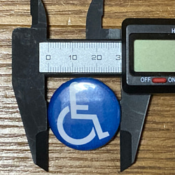 車椅子マーク缶バッジ(3センチ)送料込み 2枚目の画像