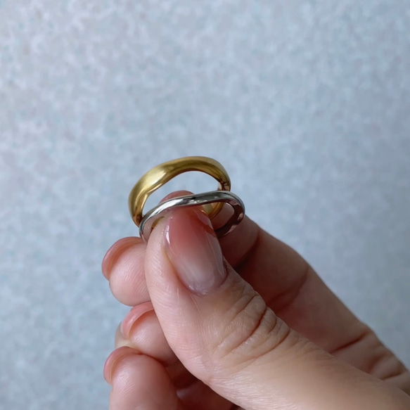 つけっばなし♪ＯＫ！金属アレルギー対応　316L サージカルステンレス　波打ち シンプル リング 指輪 kiitos 5枚目の画像