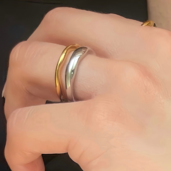 つけっばなし♪ＯＫ！金属アレルギー対応　316L サージカルステンレス　波打ち シンプル リング 指輪 kiitos 3枚目の画像