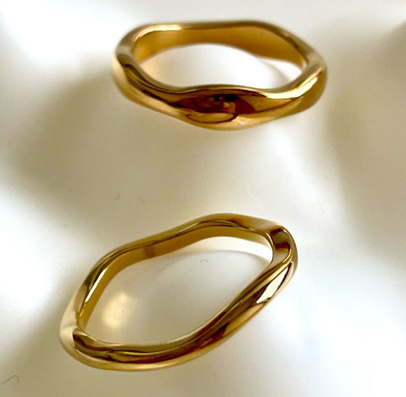 つけっばなし♪ＯＫ！金属アレルギー対応　316L サージカルステンレス　波打ち シンプル リング 指輪 kiitos 9枚目の画像