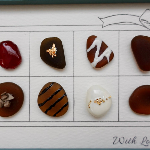 わっせ　わっせ　シマエナガ　。（ストロベリーチョコレート）　シーグラスアート セール>シーグラスアート「チョコレートアソート」 その他インテリア