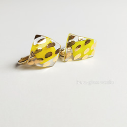 ゴールドドットのガラスイヤリング　クリア&イエロー　 6枚目の画像