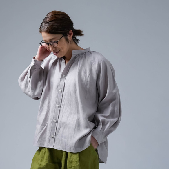 [wafu] 亞麻襯衫，精心剪裁的縮褶立領襯衫/灰櫻 t034f-hzk1 第2張的照片