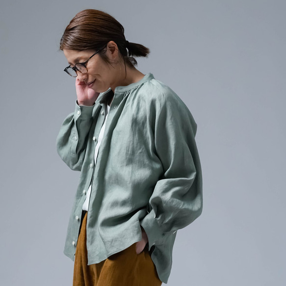 【wafu】リネンシャツ 巧妙に仕立てられしギャザースタンドカラーシャツ / 青磁鼠 t034f-snz1 6枚目の画像