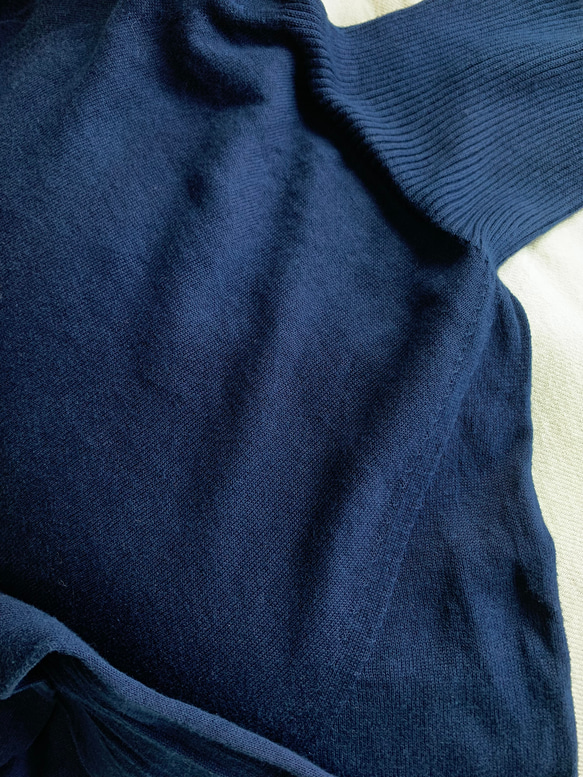 【藍染】Organic Cotton無縫製タートルニットプルオーバー 2枚目の画像