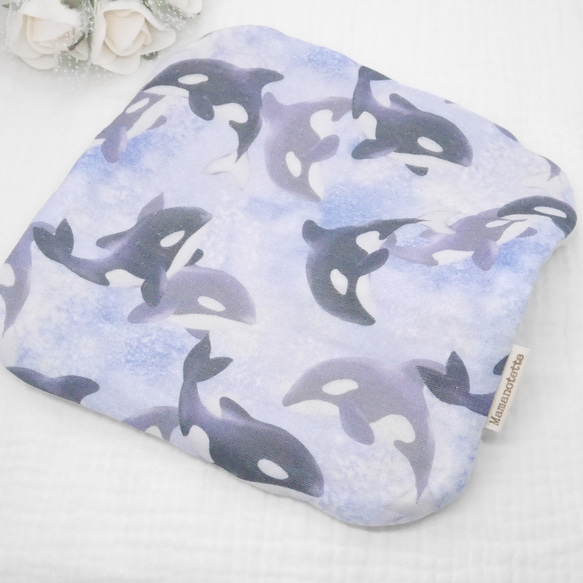 イルカ・シャチ｜8重ガーゼハンカチ｜ふわふわ優しい肌ざわり｜敏感肌・ギフトに｜20×20cm 2枚目の画像