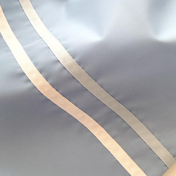 大きい巾着　ナイロンタイプ　水色×水色白ライン 2枚目の画像