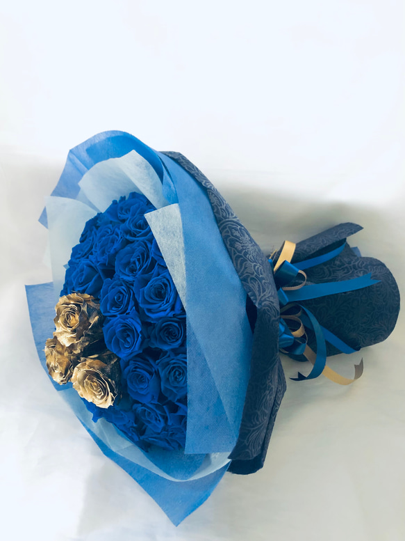 青薔薇とゴールドローズの50輪花束/プリザーブドフラワー奇跡の祝福/花束ラッピング 3枚目の画像