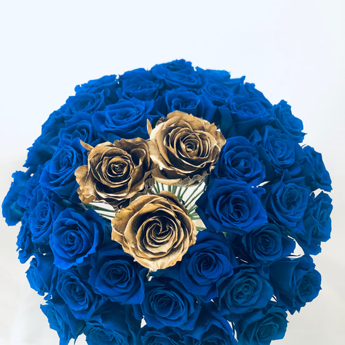 青薔薇とゴールドローズの50輪花束/プリザーブドフラワー奇跡の