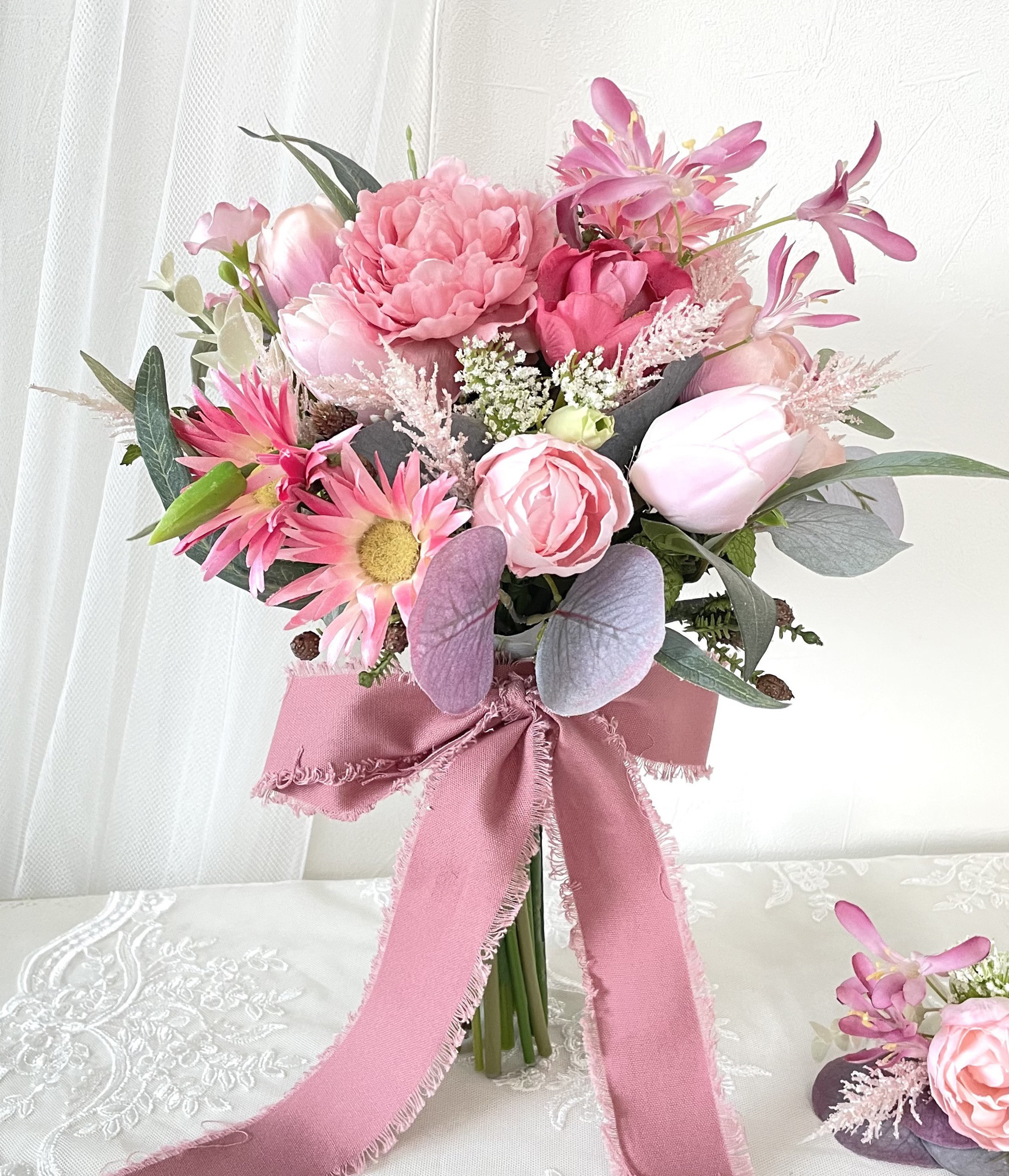 ブーケ　ピンク　ウェディング キャスケードブーケ ピンク系 プリザーブドフラワー 上質な