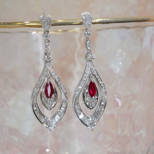 ルビー付き天然ダイヤモンドピアスk18 ピアス（スタッド・一粒  