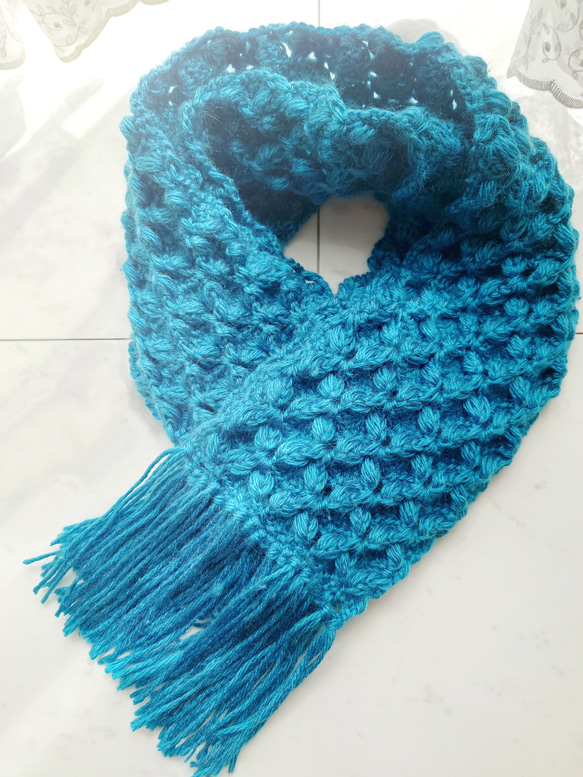 再販】マフラー バタフライ 花 柄 フリンジ ロイヤルブルー 編み