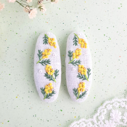 ミモザ刺繍パッチンピン　キッズパッチンピン 1枚目の画像