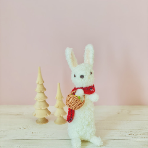 木の実摘みの白うさぎのマミー 羊毛フェルト oravat 通販 15251488