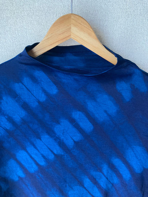 天然藍染　オフネックTシャツ半袖  女性用　F 3枚目の画像