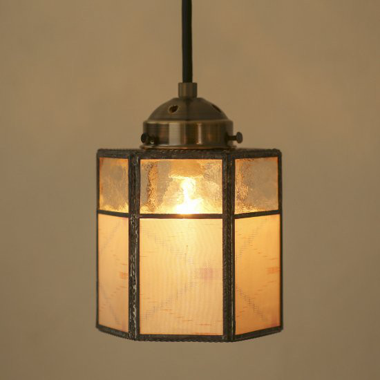 ウェリントンの職人によるハンドメイド作品 TOMOすてんど　P-38　照明　ランプ　ライト　ペンダントランプ　ステンドグ