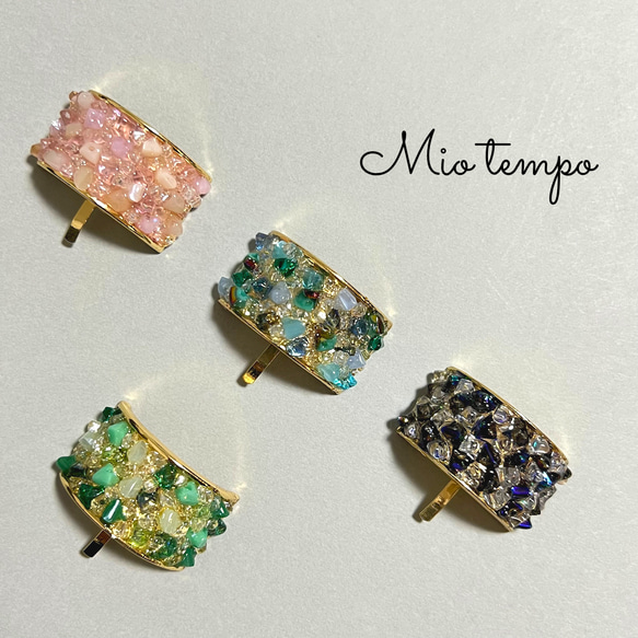 ガラスビーズを使ったポニーフック【トライアングル】 1枚目の画像