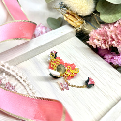 【ピンク】【片耳用】和紙薔薇が咲きほこる　イヤーカフ　ゆらゆら　蝶々　左耳　春色 4枚目の画像