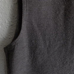 【庫存最後 1 件】亞麻棉無袖內衣（灰色）【女款 M 碼】 第3張的照片