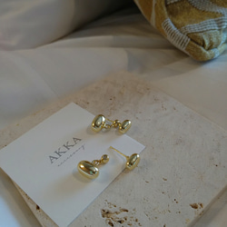 Gold ball metal earrings     ゴールドボールのメタル樹脂イヤリング樹脂ピアスフープイヤリング 11枚目の画像