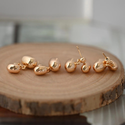 Gold ball metal earrings     ゴールドボールのメタル樹脂イヤリング樹脂ピアスフープイヤリング 20枚目の画像