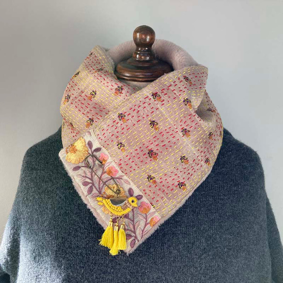 丁寧刺繍が美しいラリーキルト布ハンドメイドヴィンテージ 丁寧刺繍が美しいラリーキルト布ハンドメイドヴィンテージ