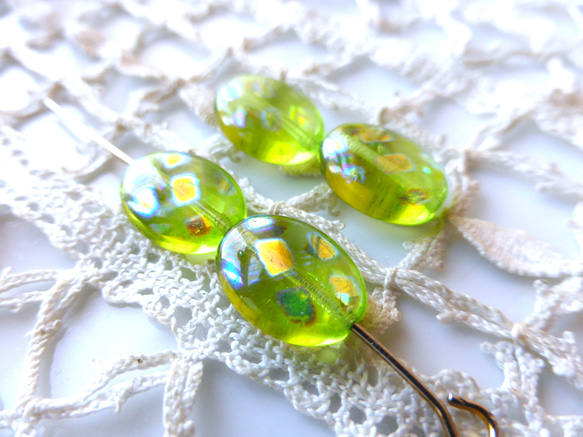 楕円　鮮やかな黄緑　柄　チェコビーズCzech Glass Beads4個 2枚目の画像