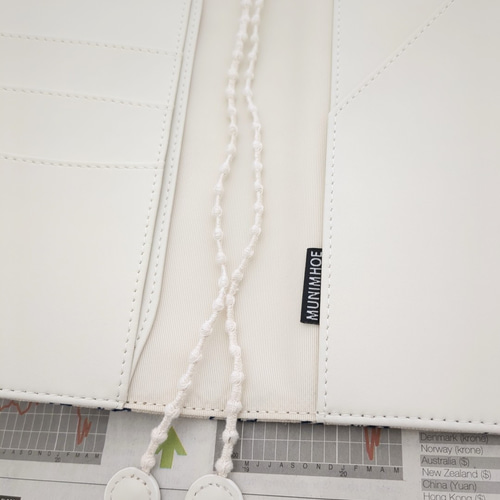 ミナペルホネン　ハンドメイド　ホワイト羊柄　weeks手帳カバーケース ミナペルホネン ホワイト羊柄 weeks手帳カバーケース その他雑貨