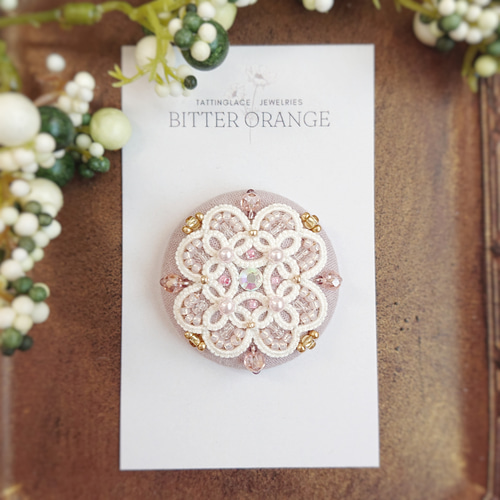 タティングレース×ビーズ刺繍で奏でる春の花音ブローチ くるみボタン