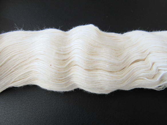 綿糸　10/1　スラブ糸　かせ　きなり　約300ｇ（１かせ約100ｇ×3かせ）　 2枚目の画像