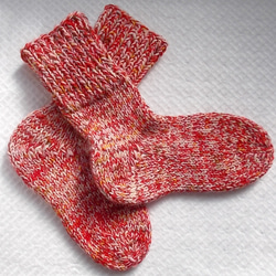 23～24㎝くらいの方用 厚手の手編み靴下 ウール100％ 毛糸を約215グラム使用した分厚い靴下（57） 2枚目の画像