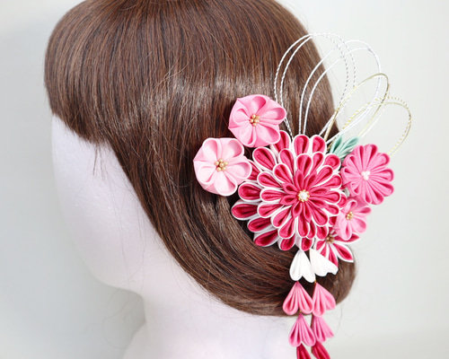 つまみ細工髪飾り 絹丸つまみダリアのクリップと3つの小花 つまみ細工髪飾り 絹丸つまみダリアのクリップと3つの小花