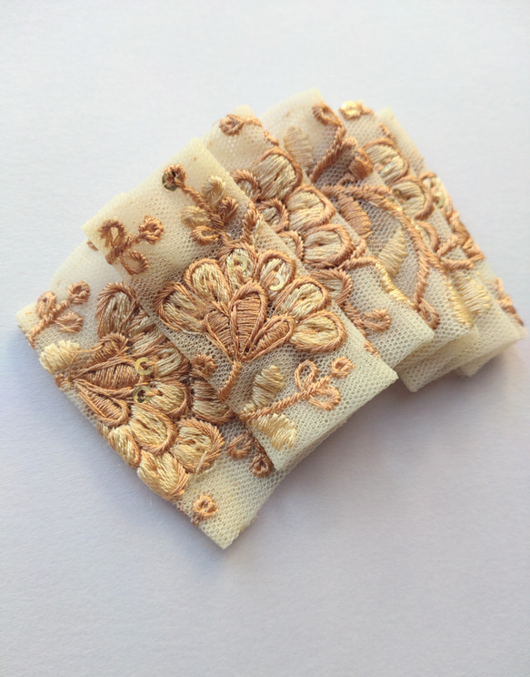インド刺繍リボンのポニーフック　くすみゴールド 4枚目の画像