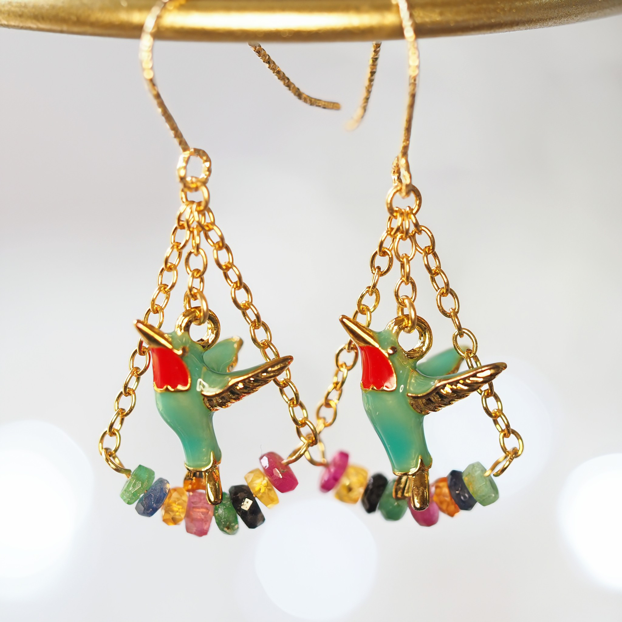 《ハチドリと虹のピアス》