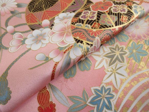 桃色 京友禅 金彩 毬に花模様 正絹緞子 丹後ちりめん No.73-3 右袖後