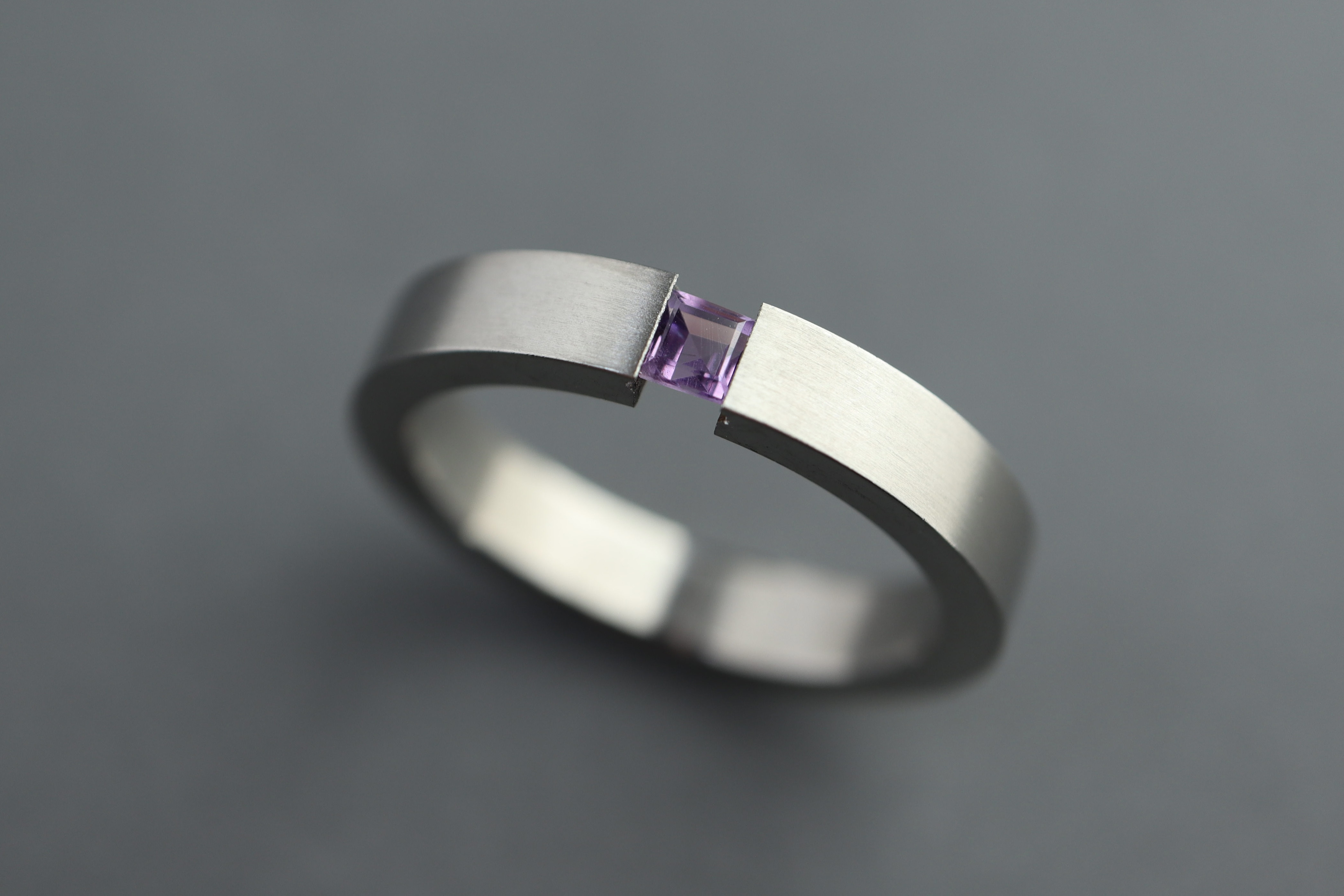 18k刻印あり　アメジスト&ダイヤ　スクエアカット リング
