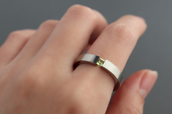 刻印♦︎ペリドットのリング♦︎サージカルステンレス♦天然石 5枚目の画像